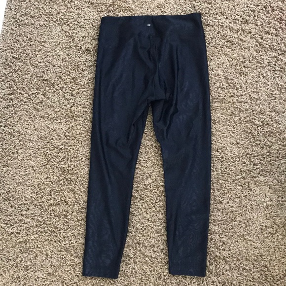 ✨🖤🔥BLACK KORAL LEGGINGS🔥🖤✨ - Picture 2 of 4